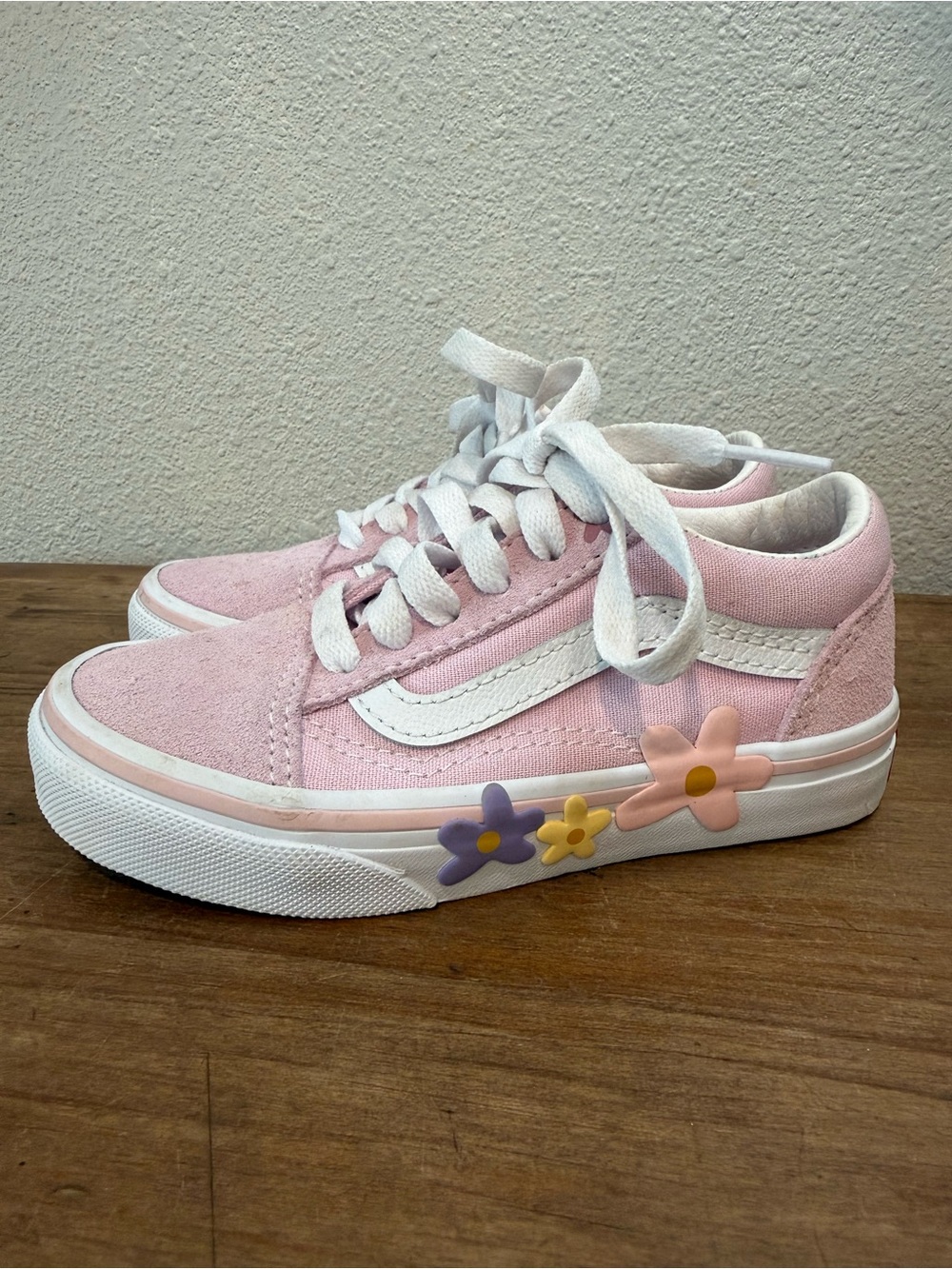 Vans Kids Old Skool Pink White Floral Daisy Sneakers Shoes girls size 11 NWOT